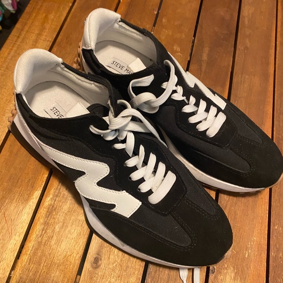 Steve Madden Monochrome Men's Sneakers - Picture 1 of 6